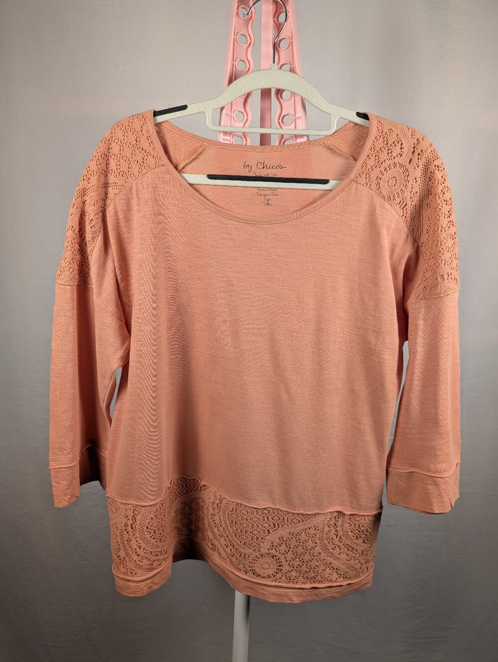 Chico's Size 1 Peach Crochet Lace Trim 3/4 Sleeve Top